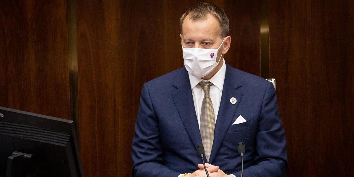 Predseda NRSR to povedal jasne, karanténa pre osoby zo zahraničia tu mala byť už skôr