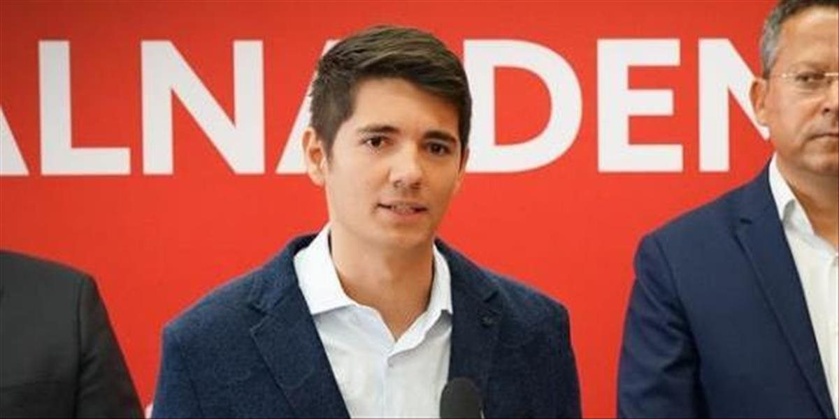 Kaliňákov klon Erik chce byť zrejme veľkým politikom, prijal výzvu na živé vysielanie s kontroverzným influencerom