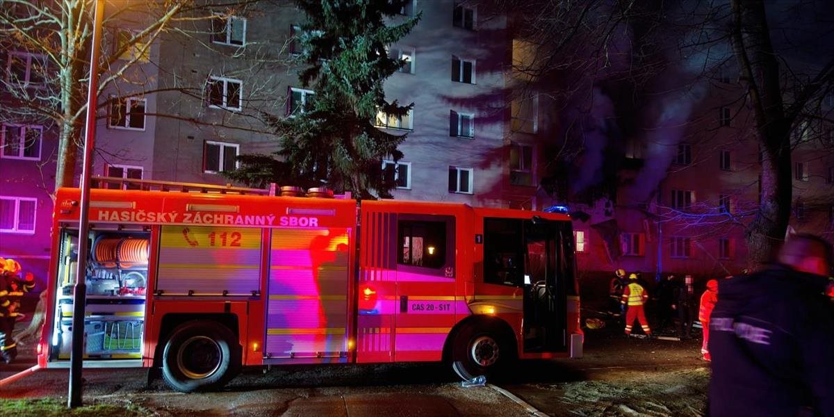 VIDEO: V Česku pri výbuchu bytu sa zranilo 6 ľudí, jeden z nich je v kritickom stave. Údajne vybuchla varňa drog