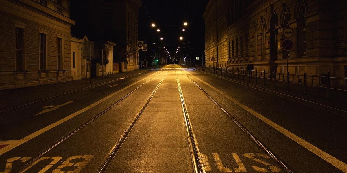 Školy, škôlky a niektoré obchody v Česku sa opäť zatvárajú