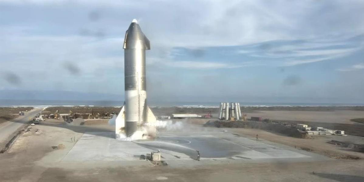 Vesmírna loď Elona Muska po úspešnom pristátí explodovala