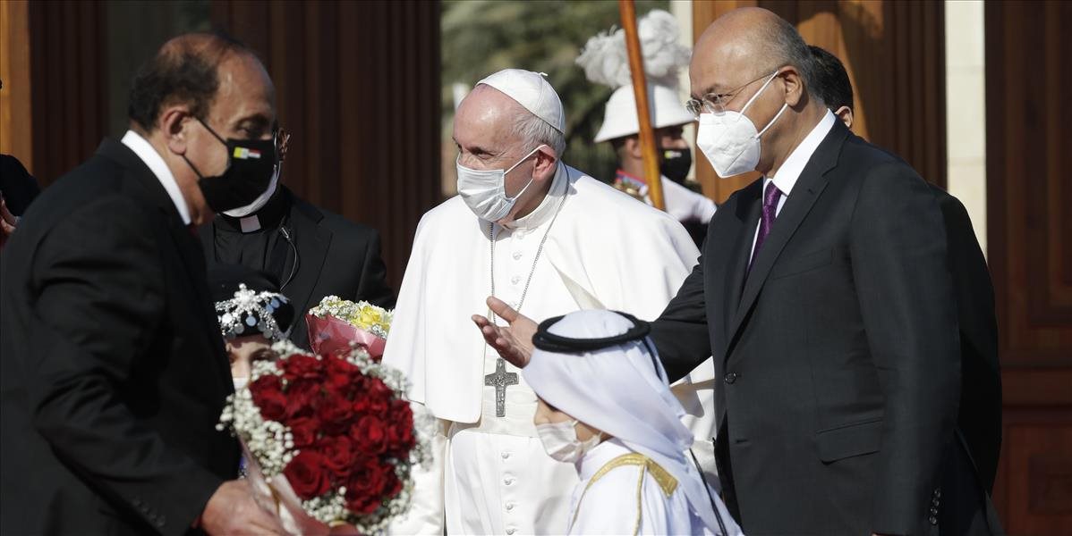 Historický deň! Pápež František začal svoju oficiálnu návštevu Iraku