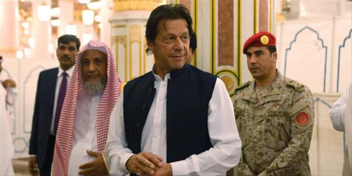 Pakistanský premiér Imran Khan má napriek očkovaniu koronavírus