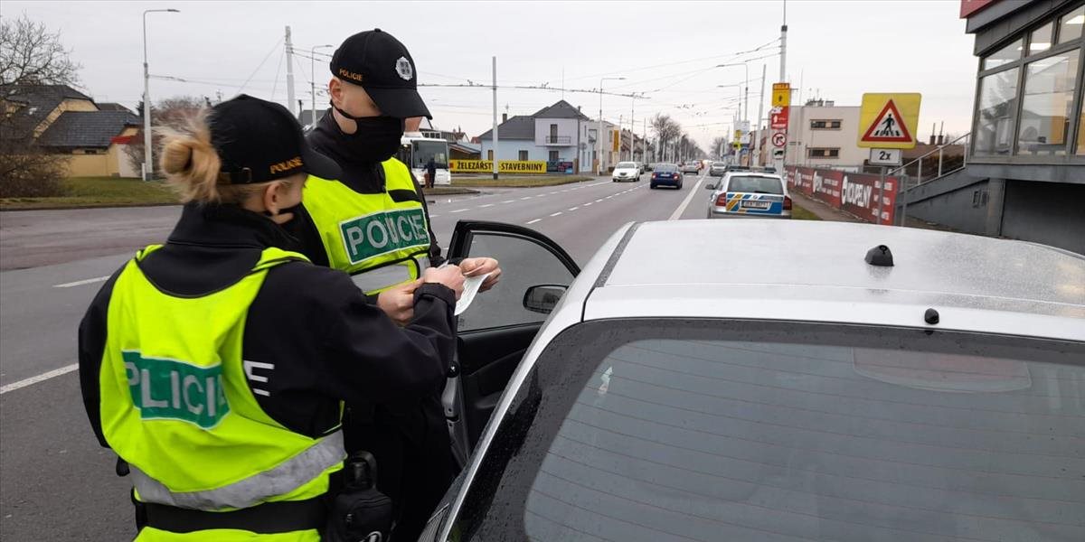 V Česku po Veľkej noci možno povolia cestovanie medzi okresmi, deti sa zrejme vrátia do škôl