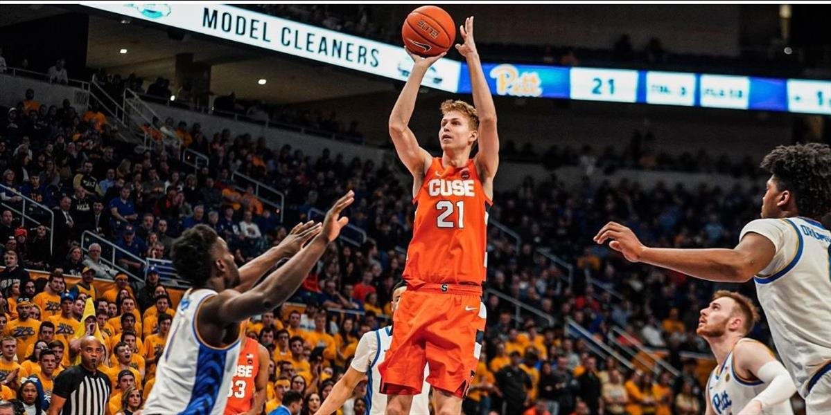 Stane sa Marek Doležaj hráčom NBA? V nižšej NCAA patrí medzi najlepších hráčov
