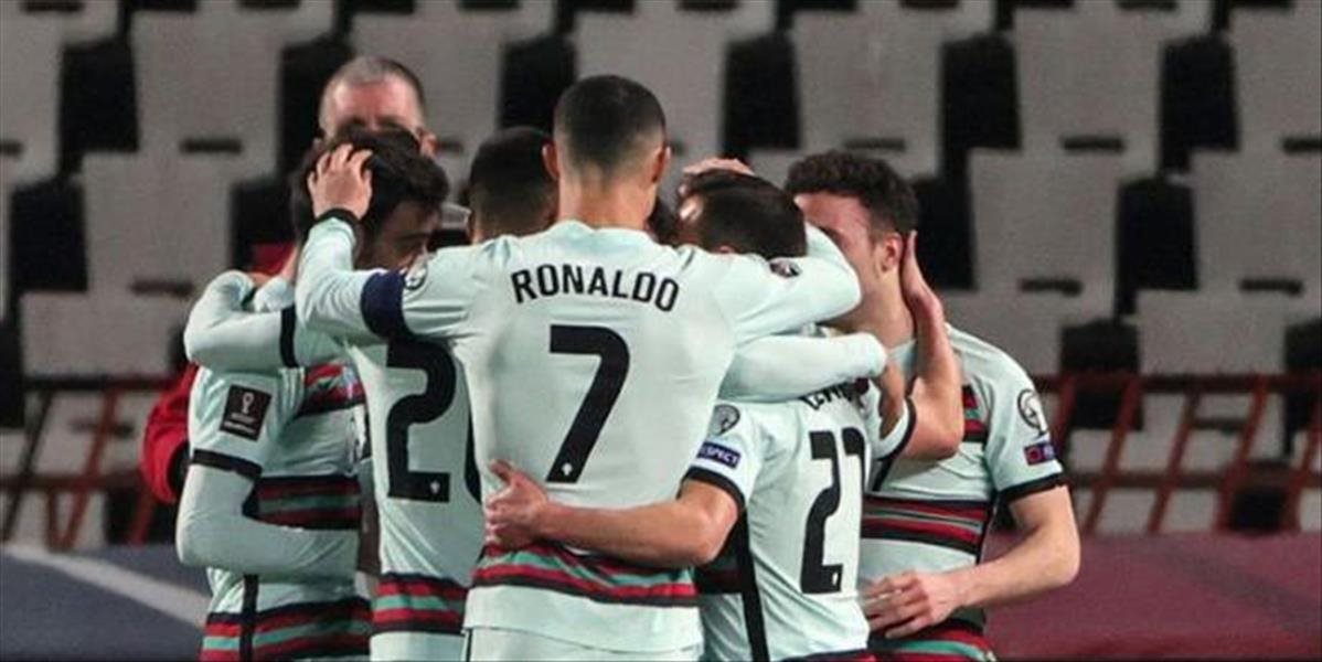 Kapitánska páska, ktorú zahodil Cristiano Ronaldo, pôjde do dražby