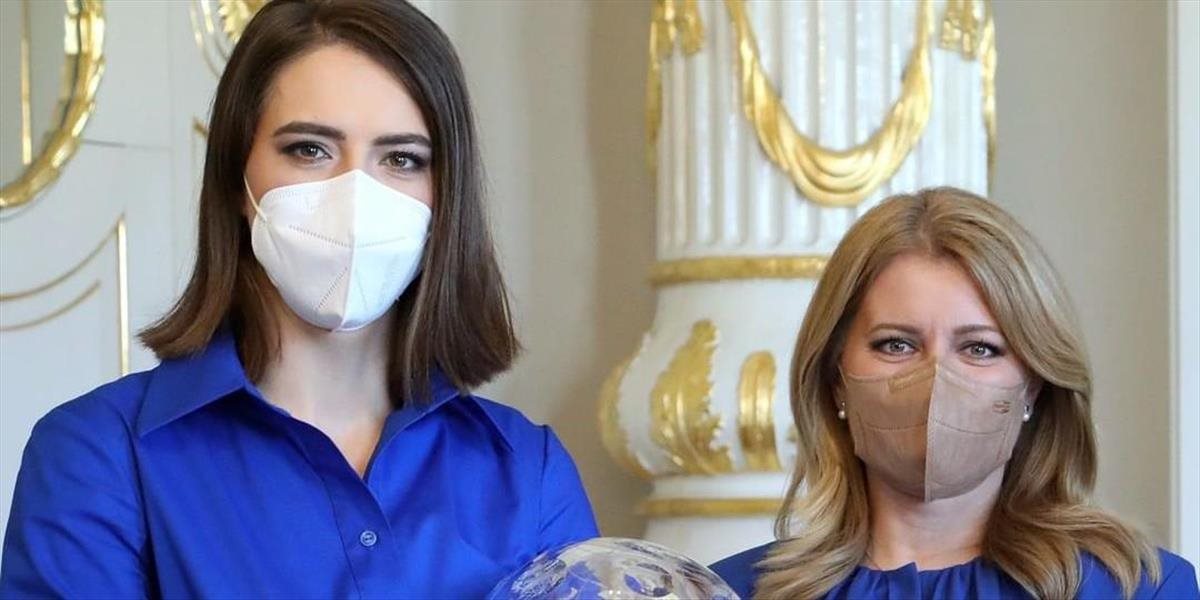 Prezidentka v paláci privítala Petru Vlhovú. Ďakuje jej za to, že dokázala potešiť ľudí v ťažkých časoch