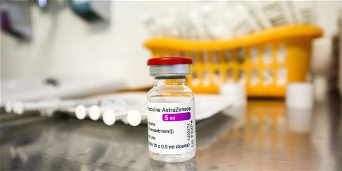 V Británii zaznamenali 30 prípadov krvných zrazenín, naďalej však odporúčajú používanie vakcíny AstraZeneca