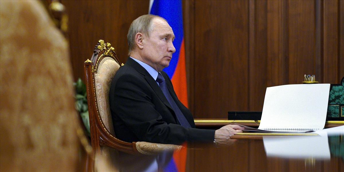 Vladimir Putin podpísal zákon, ktorý mu umožní zostať vo funkcii ďalšie dve volebné obdobia