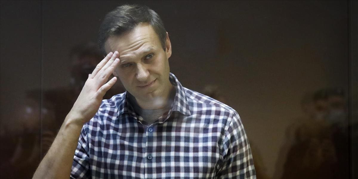 Amnesty International prirovnáva väznenie Alexeja Navaľného k mučeniu