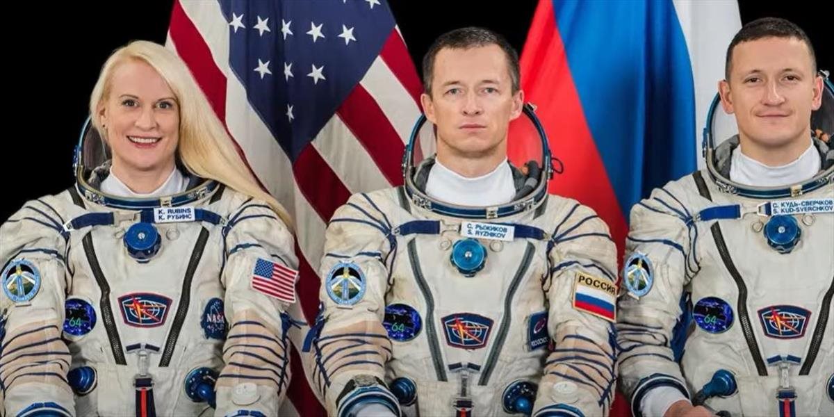 VIDEO: Rusko-americká trojica kozmonautov sa dnes vrátila z vesmíru na Zem