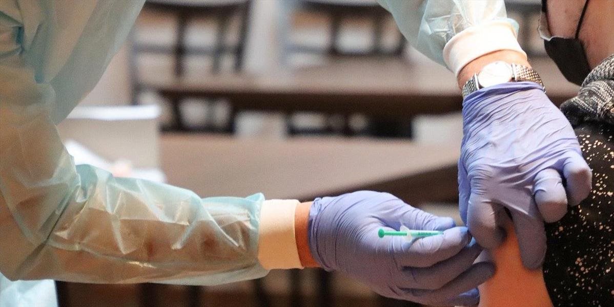 Rezort zdravotníctva pripravil novinku v očkovaní! K vakcíne sa dostanú už aj osoby staršie ako 18 rokov