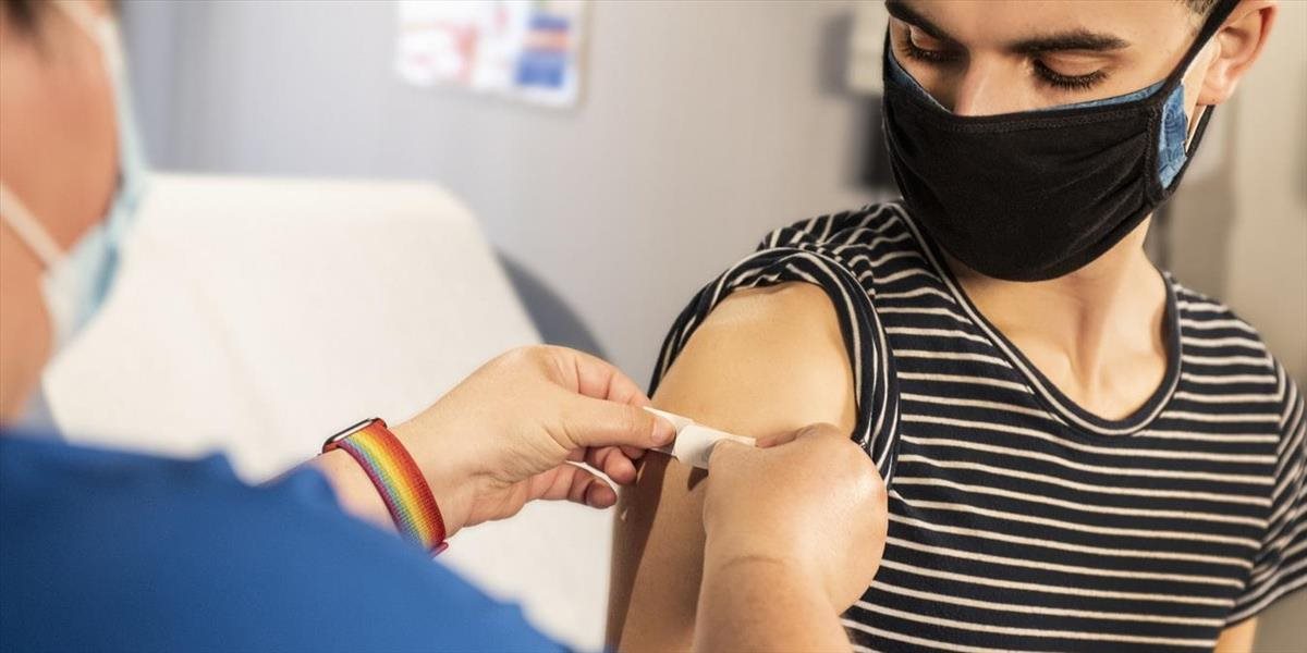 Nová vyhláška zavádza očkovanie chronicky chorých pacientov, skupinové očkovanie aj sprievod pre seniorov