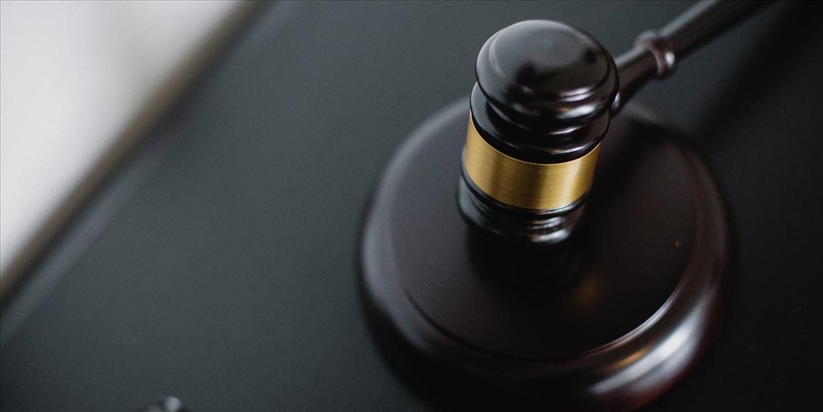 Súd uložil tresty obvineným v kauze Devín banka