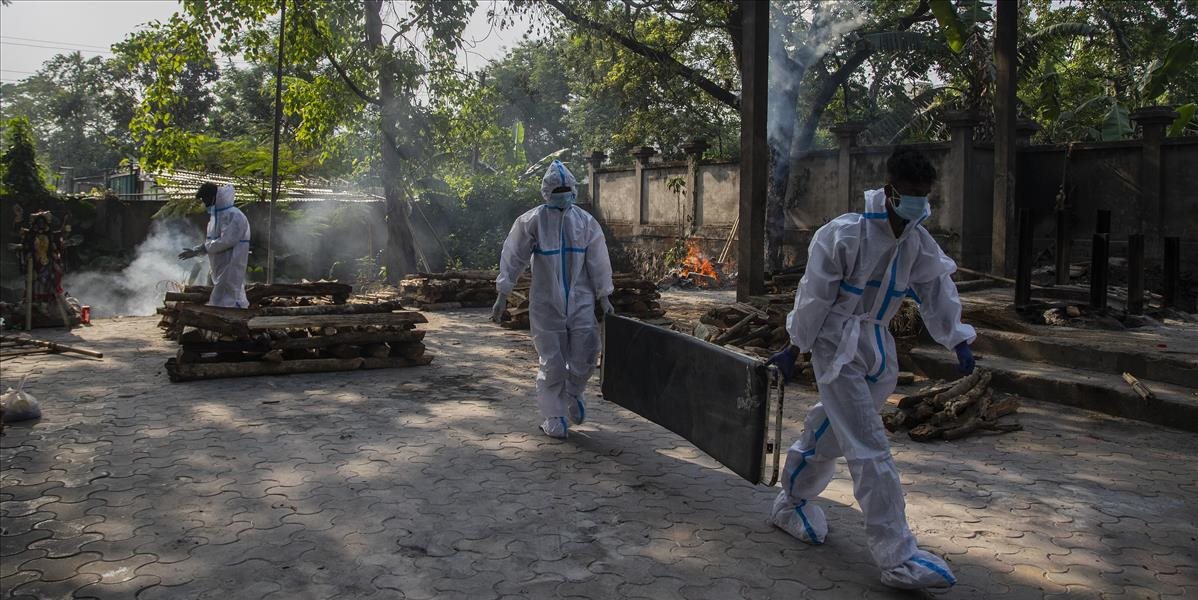 Nadácia princa Charlesa spustila zbierku na pomoc Indii, kde sa pandémia vymkla kontrole