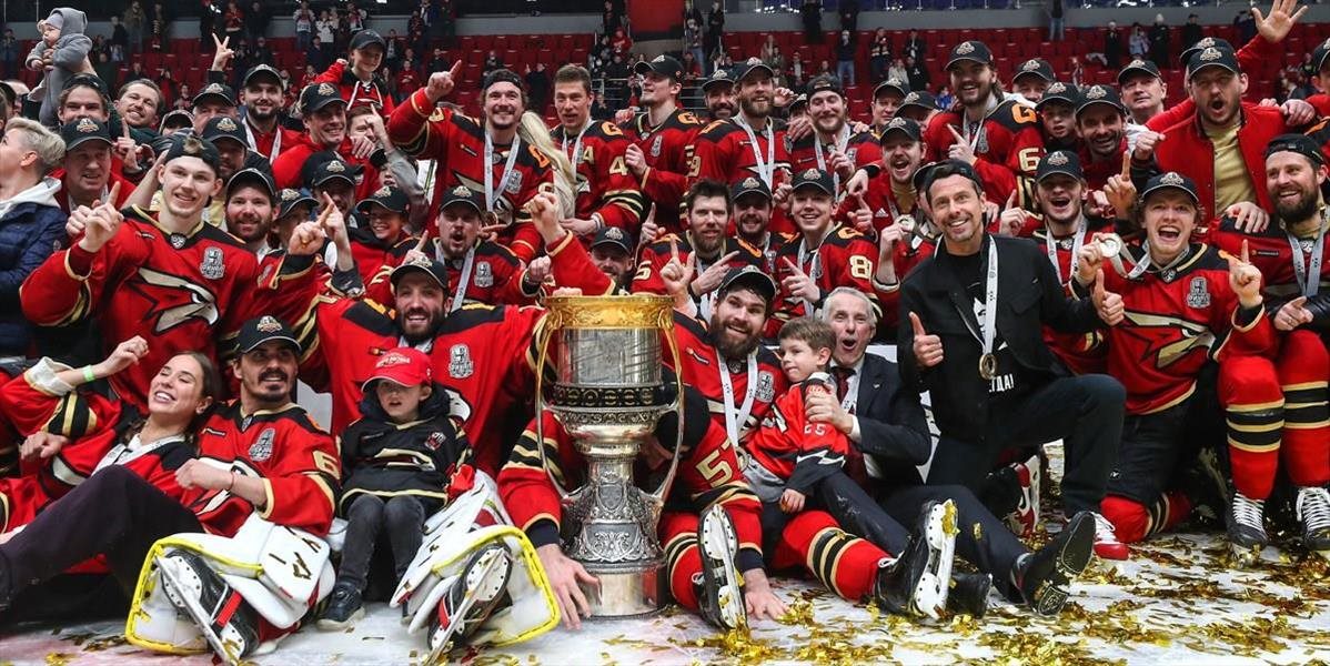 KHL spoznalo nového víťaza! Gagarinov pohár zdvihli nad hlavu hráči Avangardu Omsk