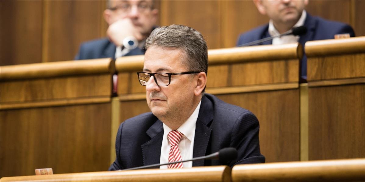 Bývalý podpredseda parlamentu Martin Glváč vypovedal na polícii, sprevádzal ho Kaliňák