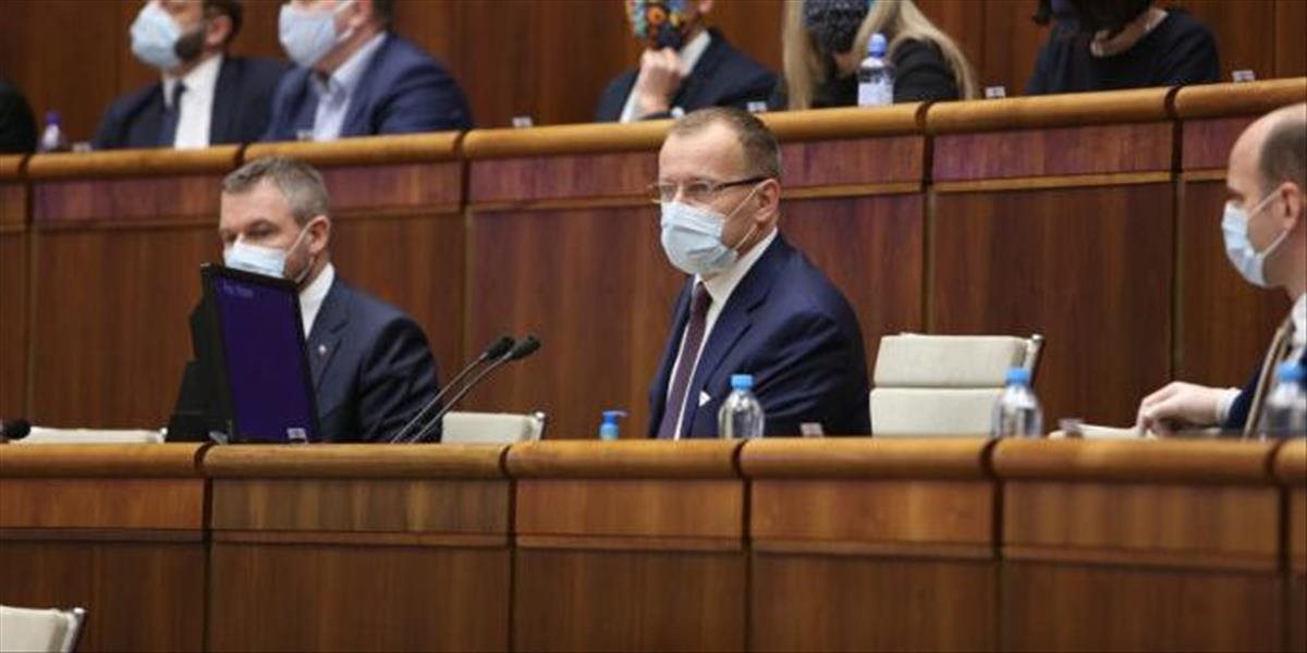 Poslanci hovorili aj o bezdomovcoch a úžerníkoch. Vymysleli tento nápad, ako pomôcť