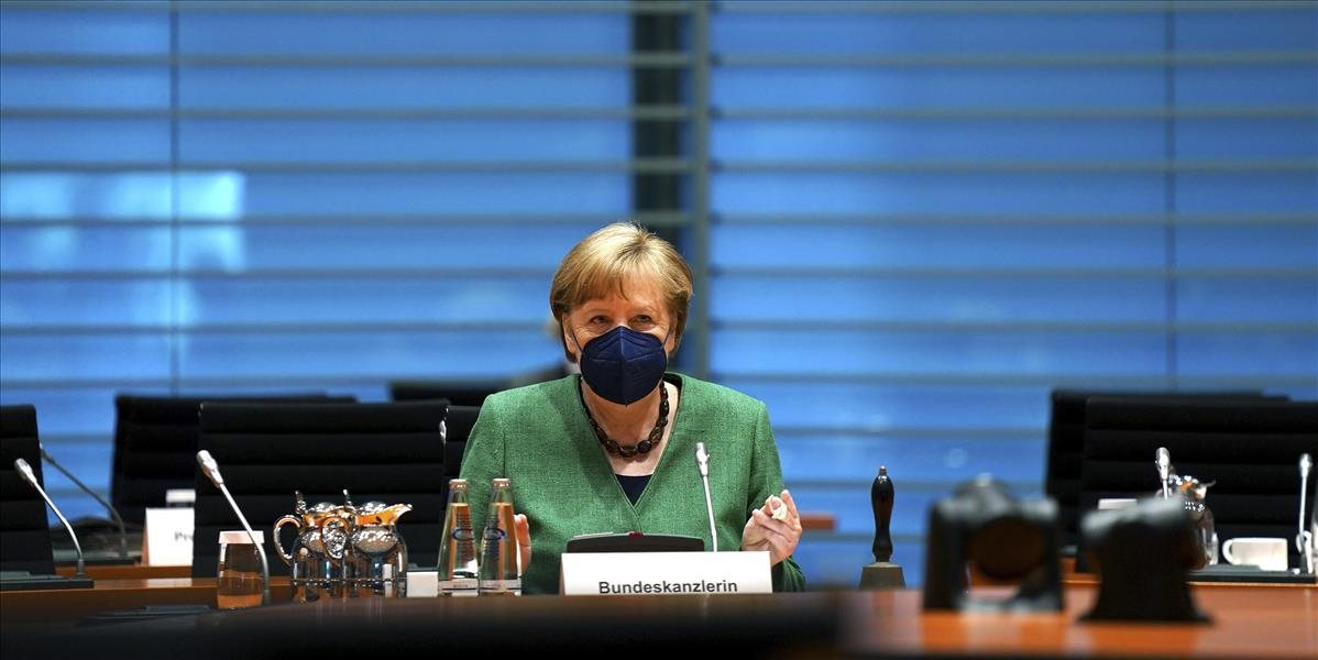 Merkelová odsúdila antisemitské demonštrácie v Nemecku, kde protestujúci urážali židovskú obec
