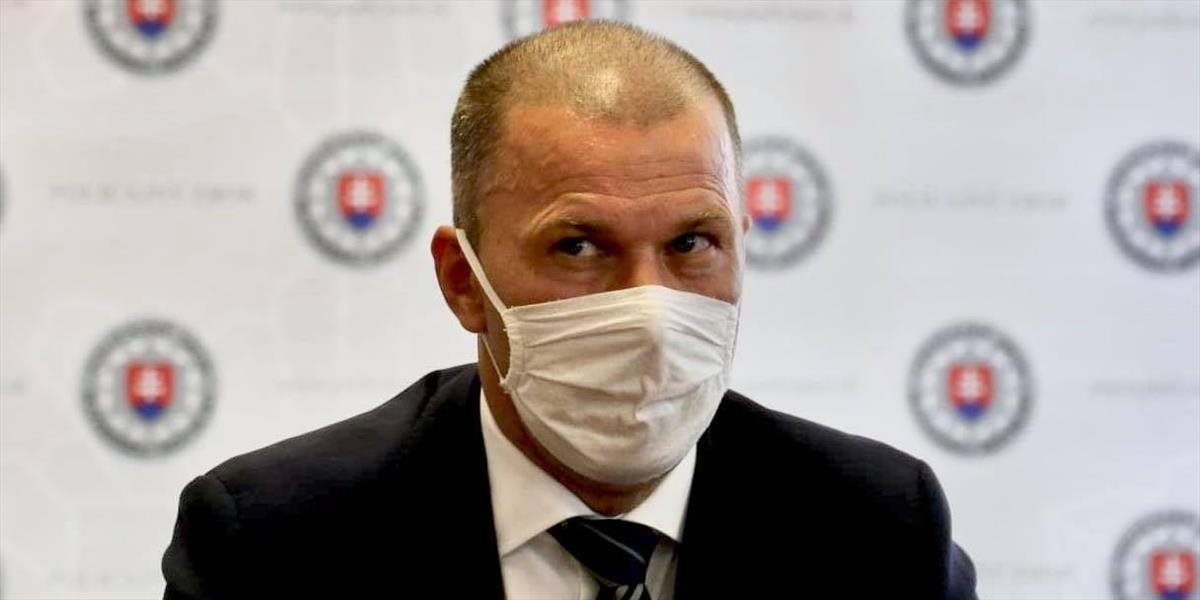 Šéf polície ragoval na zverejnené SMS správy. Hovorí snahe destabilizovať políciu