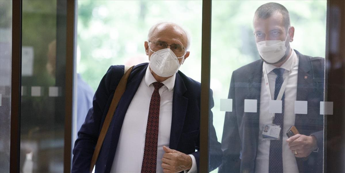 AKTUALIZOVANÉ: Minister pôdohospodárstva Mičovský končí v čele rezortu