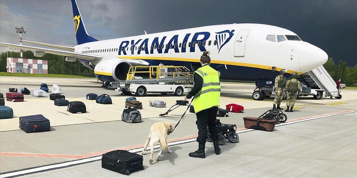 Pozrite si komunikáciu uneseného lietadla Ryanair s riadiacou vežou v Minsku. Piloti sa snažili zistiť, kto bombu nahlásil