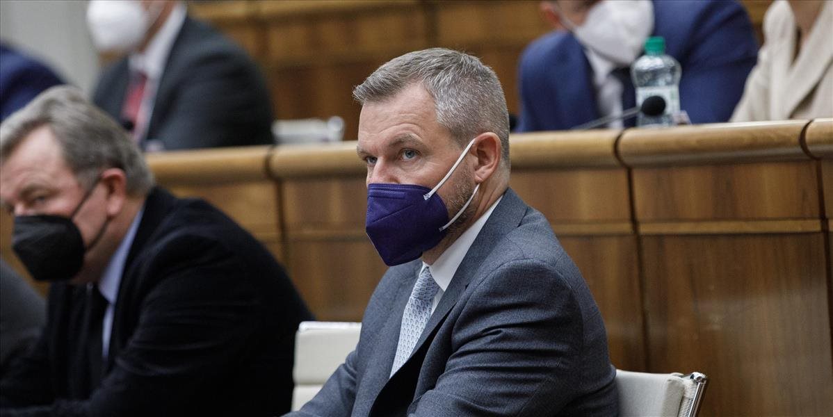 Spúšťa Pellegrini domino efekt? Premiéra Hegera vyzval k okamžitej demisii
