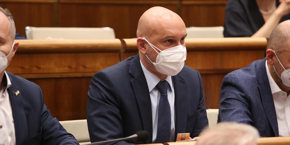 Tejto vysokej škole sa radšej vyhnite. Ministerstvo chce ukončiť jej činnosť!