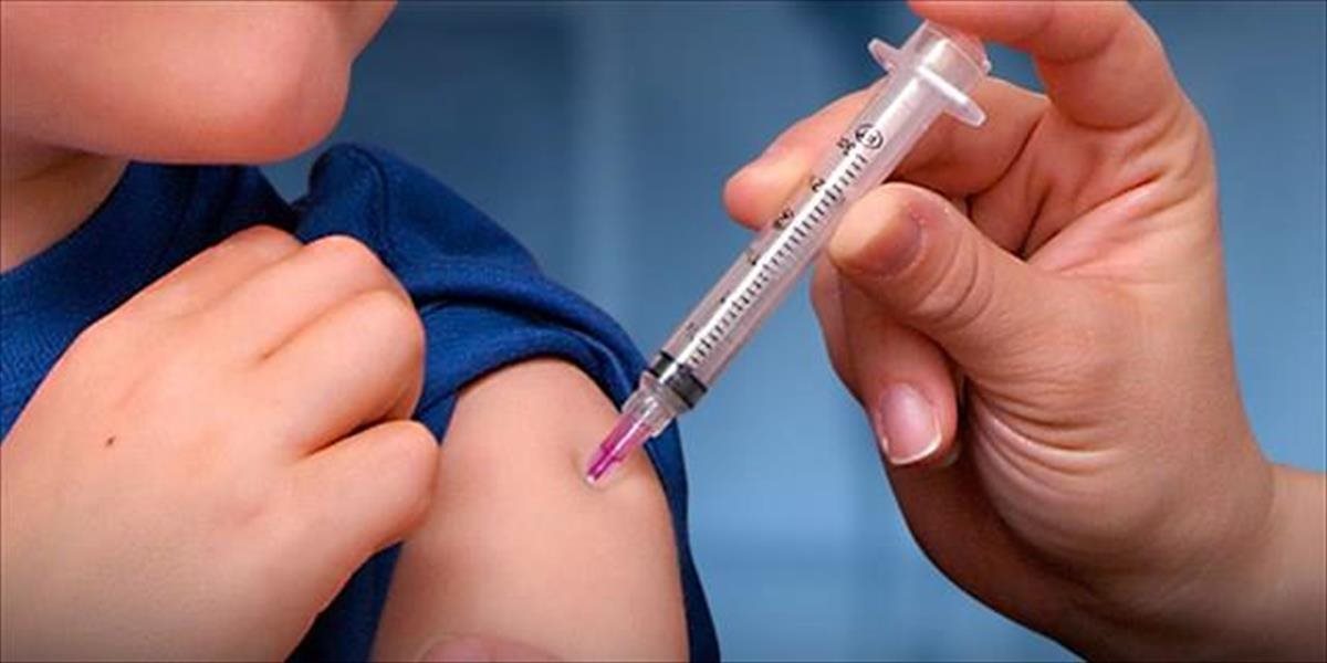 Európska komisia schválila použitie vakcíny Comirnaty u detí od 12 rokov