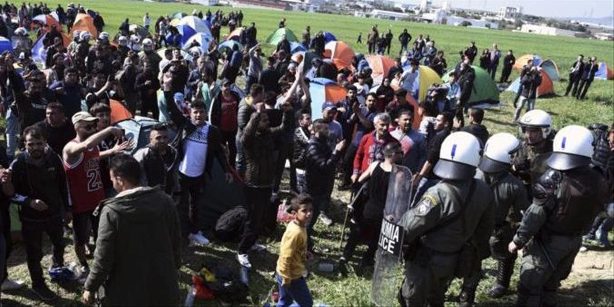 Európsku úniu znepokojujú metódy, ktoré Grécko používa proti migrantom