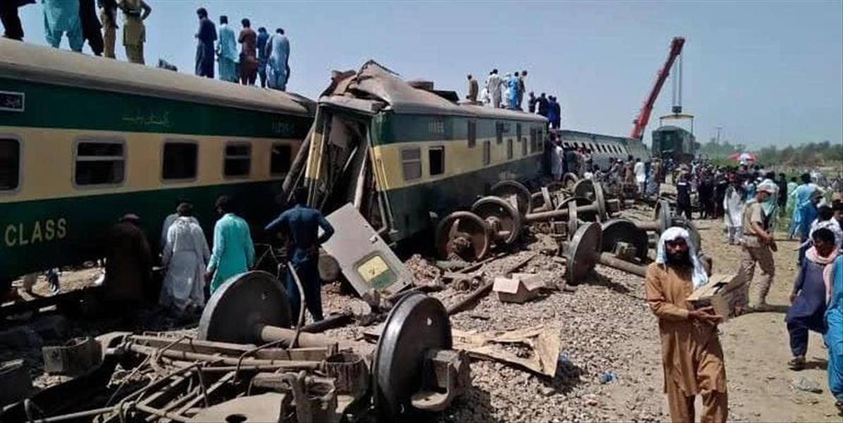 VIDEO: Obrovské nešťastie v Pakistane! Zrážku dvoch vlakov neprežili desiatky ľudí