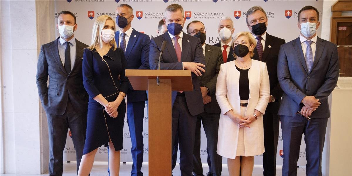 Prieskum verejnej mienky opäť ovládol Hlas-SD. Strana Za ľudí naďalej stráca podporu