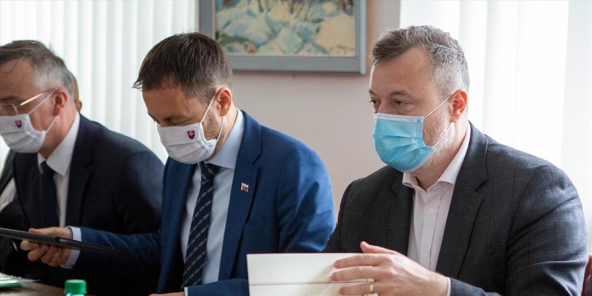 Heger, Mikulec aj Krajniak odsúdili vynášanie informácii z vyšetrovania