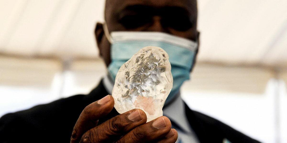 V Botswane našli tretí najväčší diamant v histórii! Zatiaľ ostáva bez mena