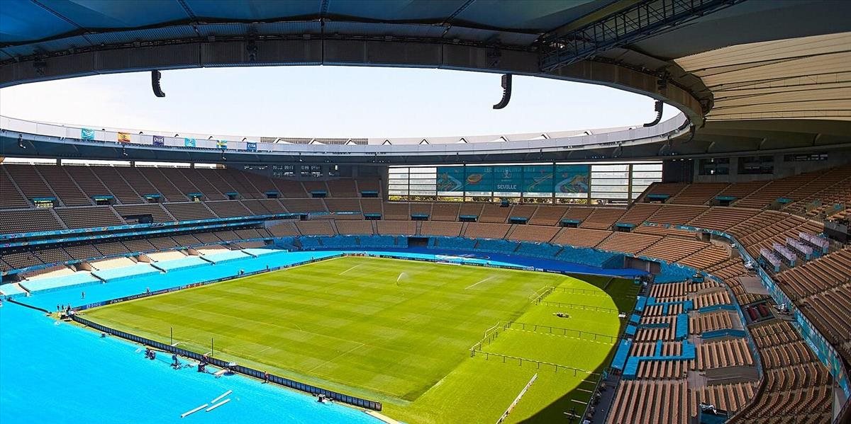 EURO 2020: Trávnik v Seville je podľa Španielov v otrasnom stave! Luis Enrique sa naň sťažuje od začiatku