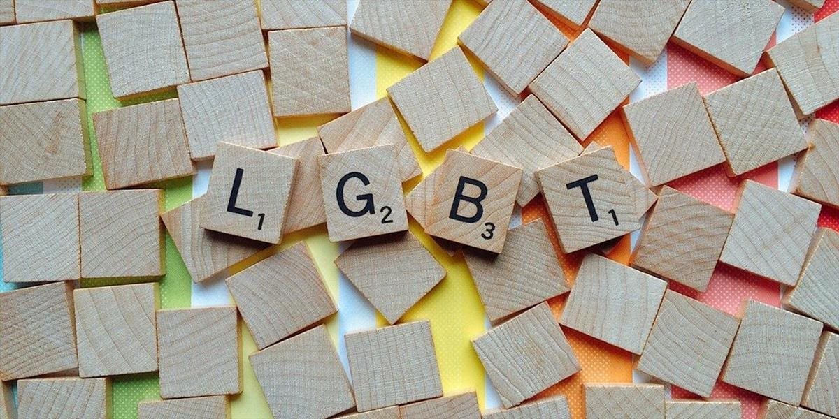 Európska komisia bude riešiť maďarský zákon namierený proti komunite LGBT