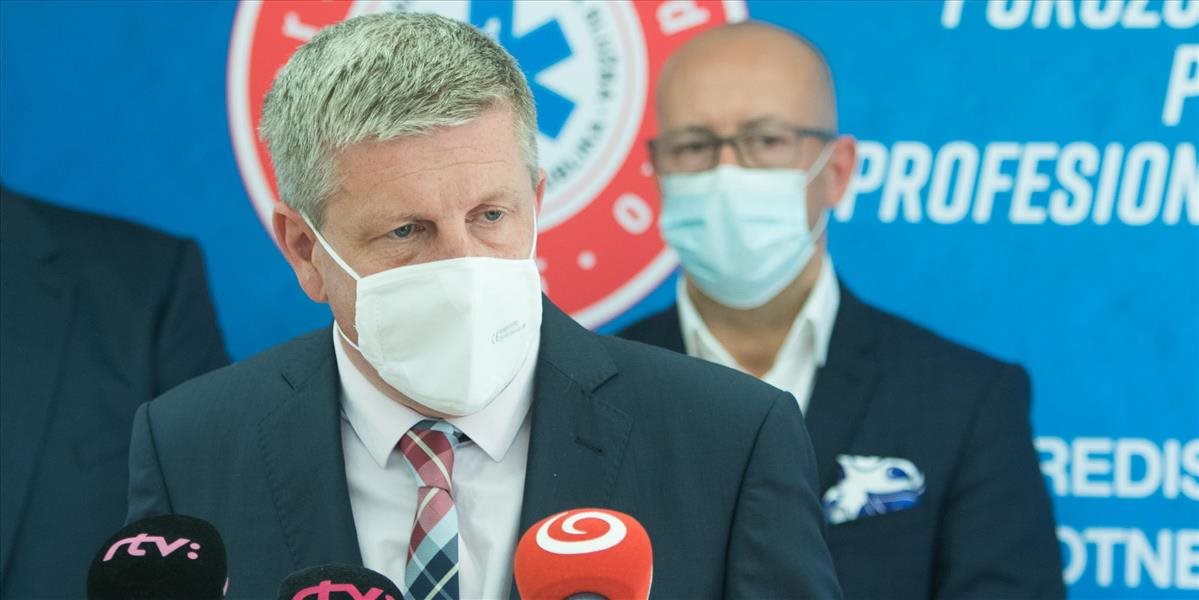 Žiadne povinné očkovanie sa na Slovensku zavádzať nebude! Sme rodina šíri zbytočnú paniku, skonštatoval Šipoš