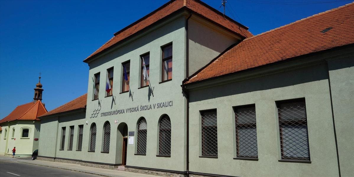 Slovenskí rektori veria, že študentom z vysokej školy v Skalici sa podarí nájsť inú alma mater