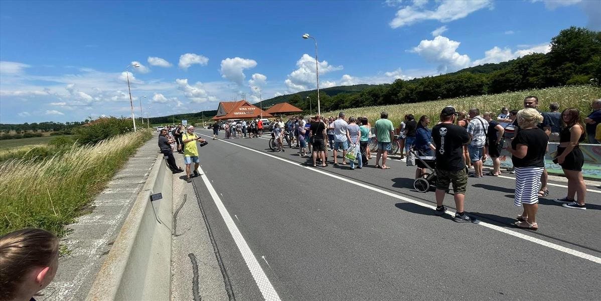 ROZHOVOR: Vo Vrbovciach protestovali proti zatvoreniu hraničného priechodu s Českom