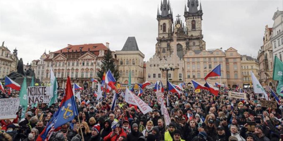 V Čechách sa pri Snemovni protestovalo proti pandemickým opatreniam