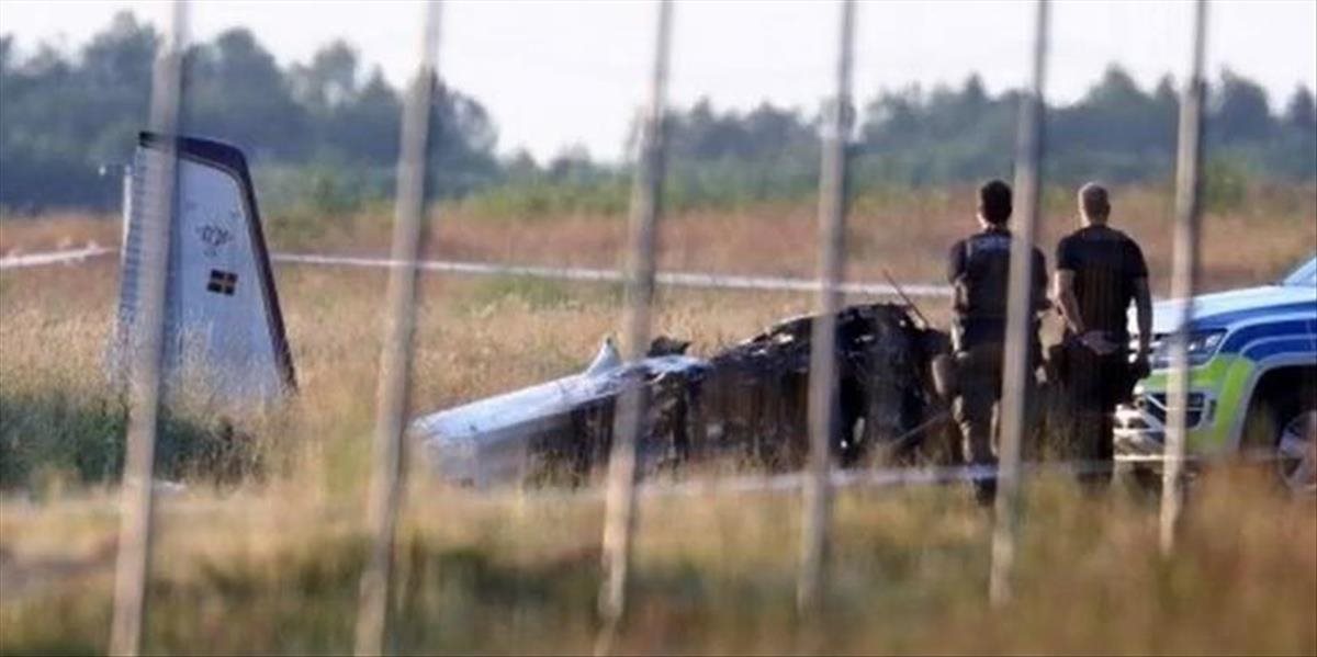VIDEO: Pri nehode lietadla s parašutistami zahynulo deväť ľudí