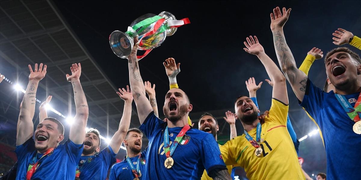 EURO 2020: Taliani po zisku titulu oslavujú, Southgate si sype popol na hlavu