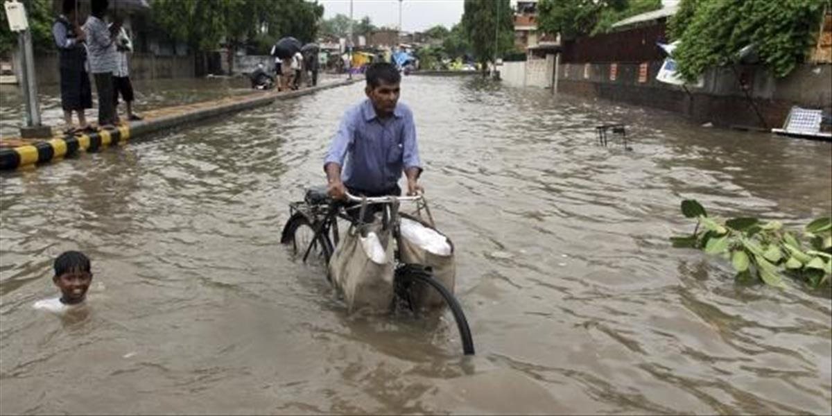 VIDEO: Záplavám a zosuvom pôdy sa nevyhla ani India! Zomrelo viac ako 100 ľudí
