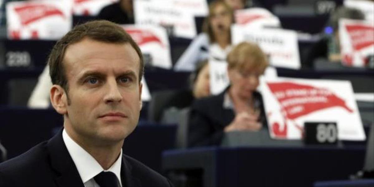 Francúzsky parlament schválil pravidlá povinného očkovacieho certifikátu a očkovania