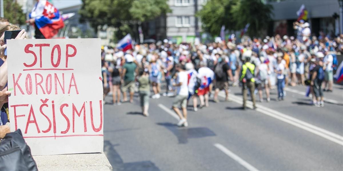 Minister vnútra obhajuje štvrtkový zásah polície počas demonštrácie. Tvrdý zásah voči antivaxerom by iba vyeskaloval napätie, tvrdí
