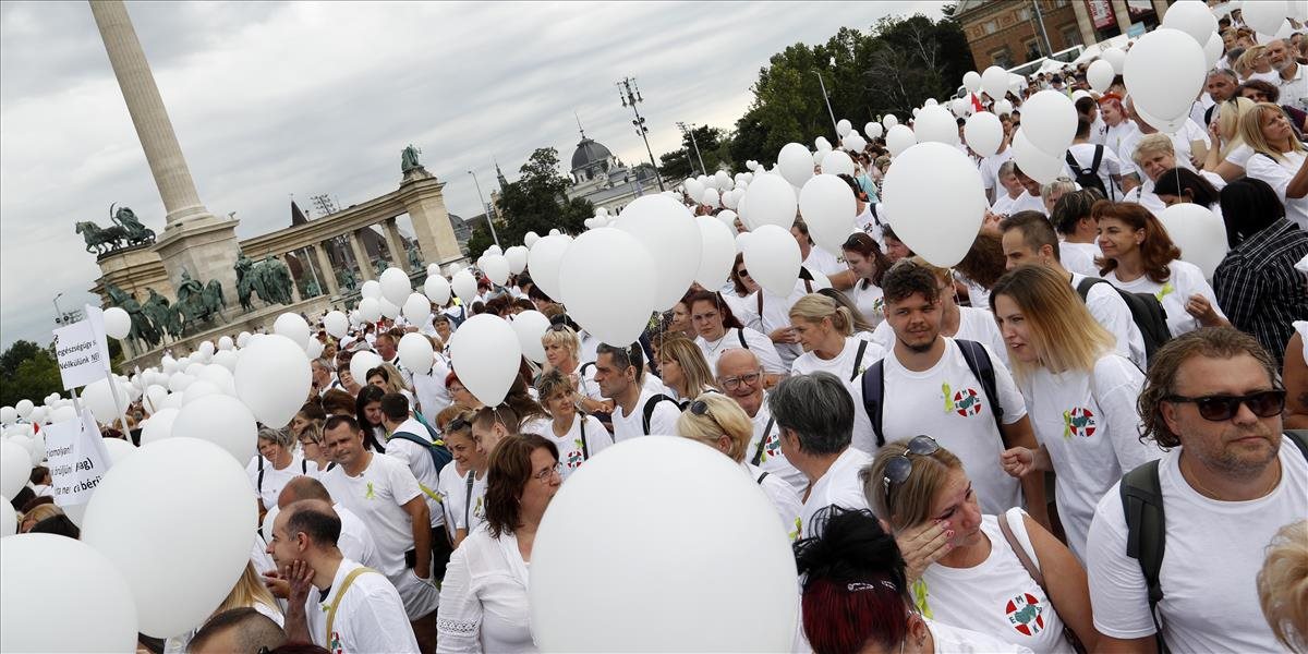 Maďarsko spustilo očkovanie treťou dávkou vakcíny. Nespokojné zdravotné sestry protestovali za vyššie mzdy