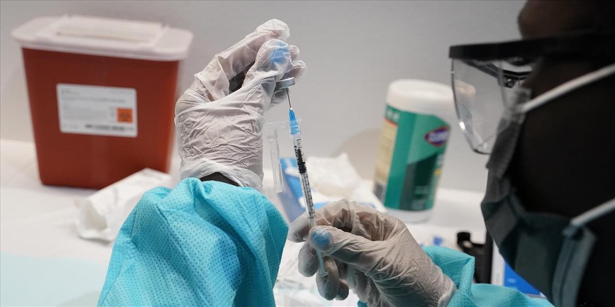 Za vakcíny si priplatíme. Farma firmy ženú ceny očkovacích látok nahor