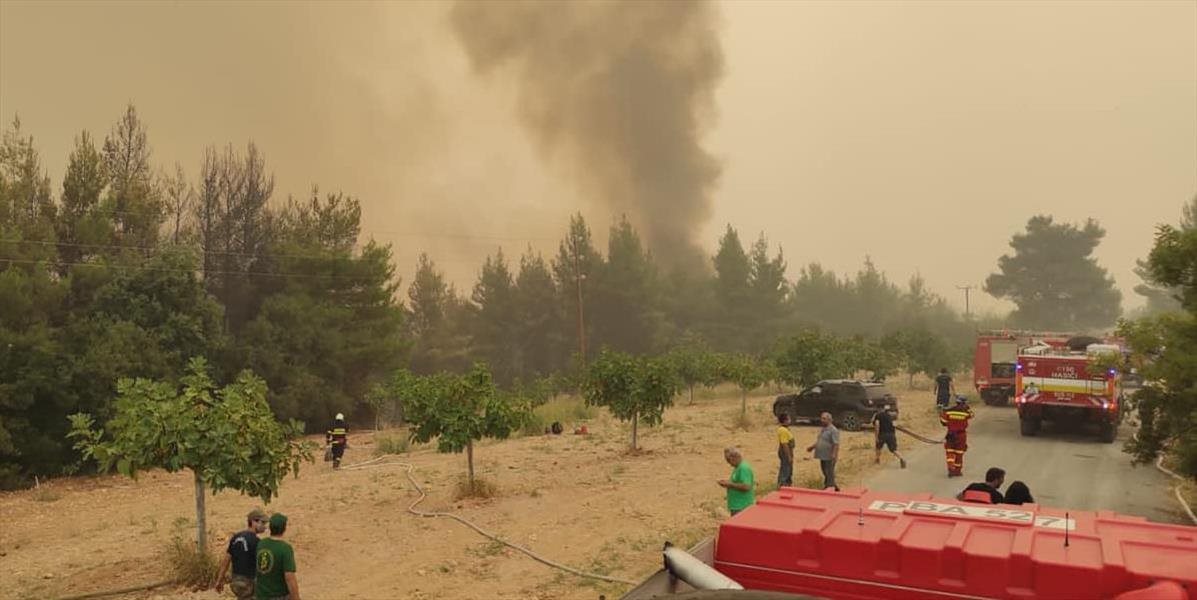 Slovenskí hasiči dostali pod kontrolu niekoľko požiarov v Grécku