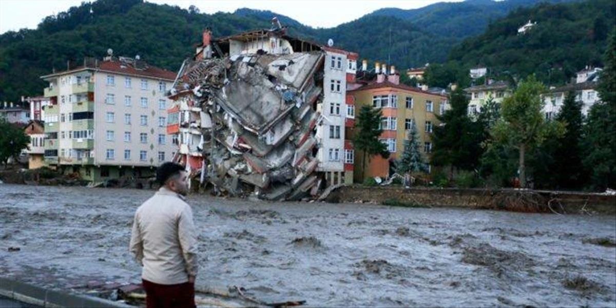 AKTUALIZÁCIA: VIDEO: Záplavy v Turecku si vyžiadali 40 obetí a stovky nezvestných