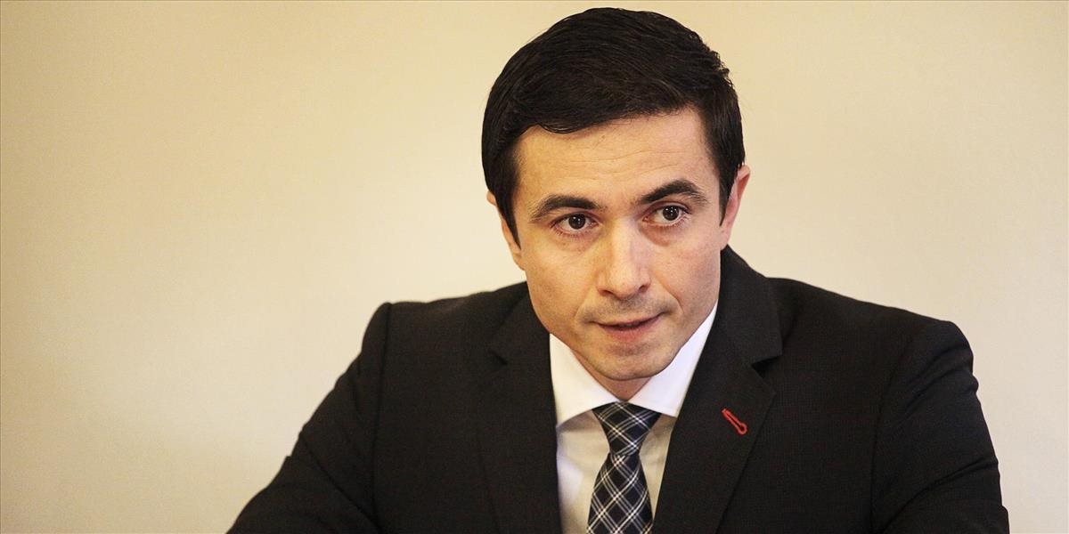Bývalý štátny tajomník rezortu financií Radko Kuruc ostáva za mrežami